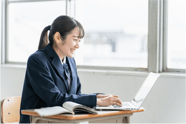 ICTを活用した探究学習の様子