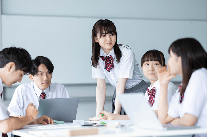 ICTを活用した探究学習の様子