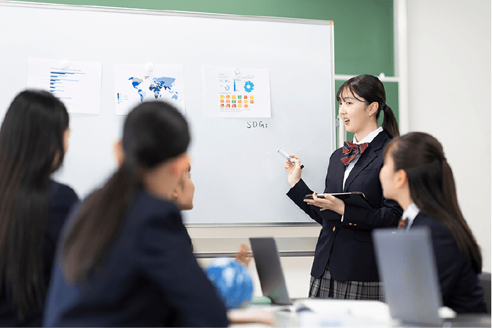 ICTを活用した探究学習の様子