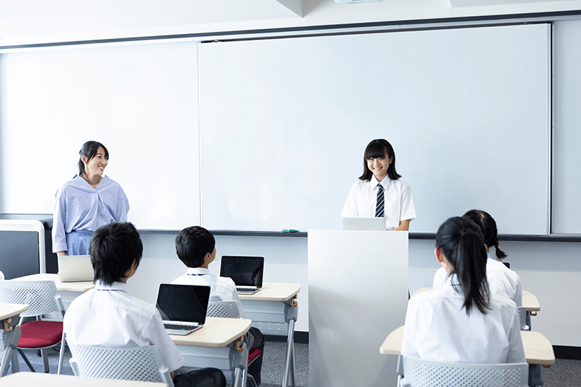 授業中の中学生 アクティブラーニングの評価の重要性