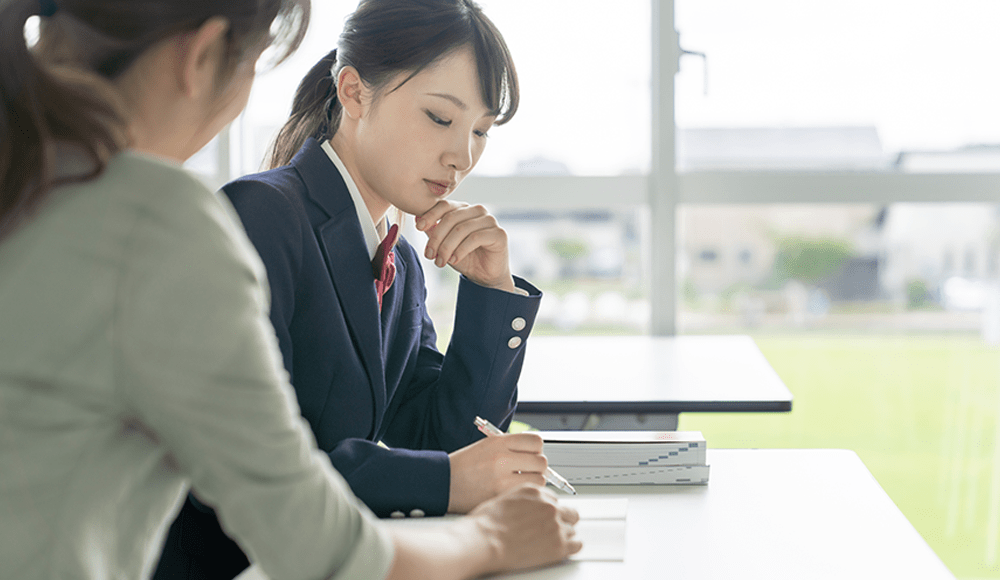 面談する高校生 課題の特定