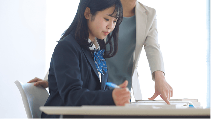 建設的な批評の目的を共有する