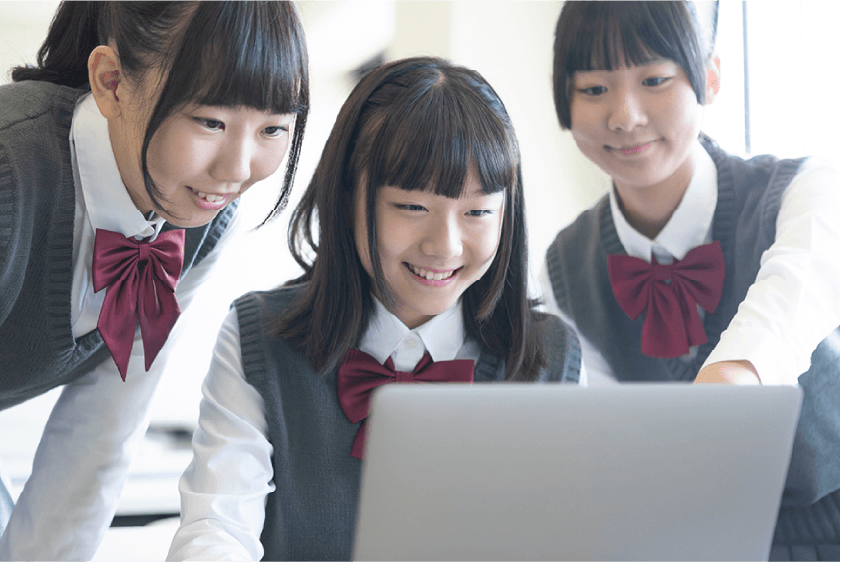 「全心的な関与」を基盤としている