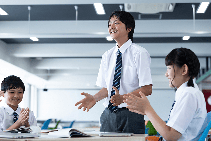 反転授業とは、授業と宿題を逆転し、主体的な学びを促す授業スタイル