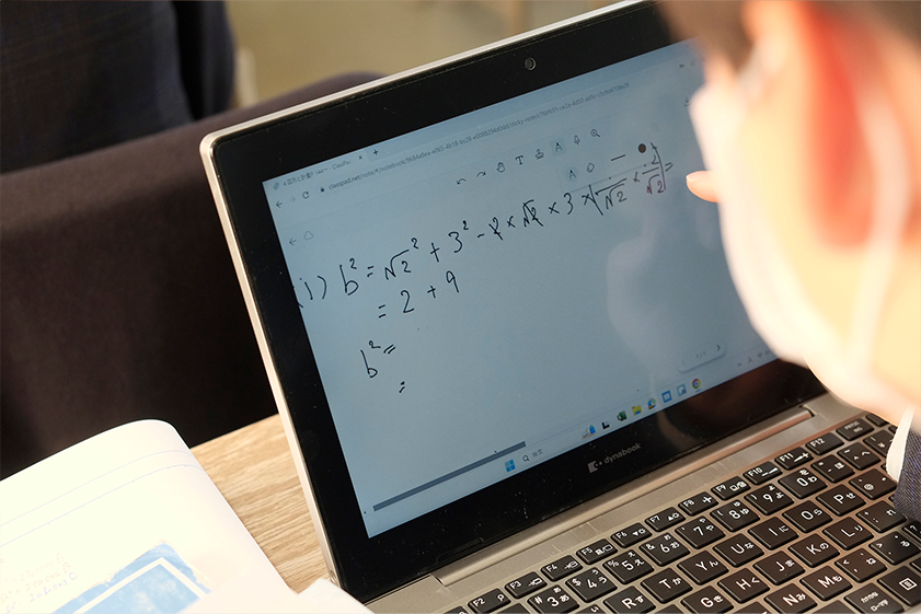 なぜ「紙の小テスト」をやめたのか？ 英語科における基礎定着の効率化