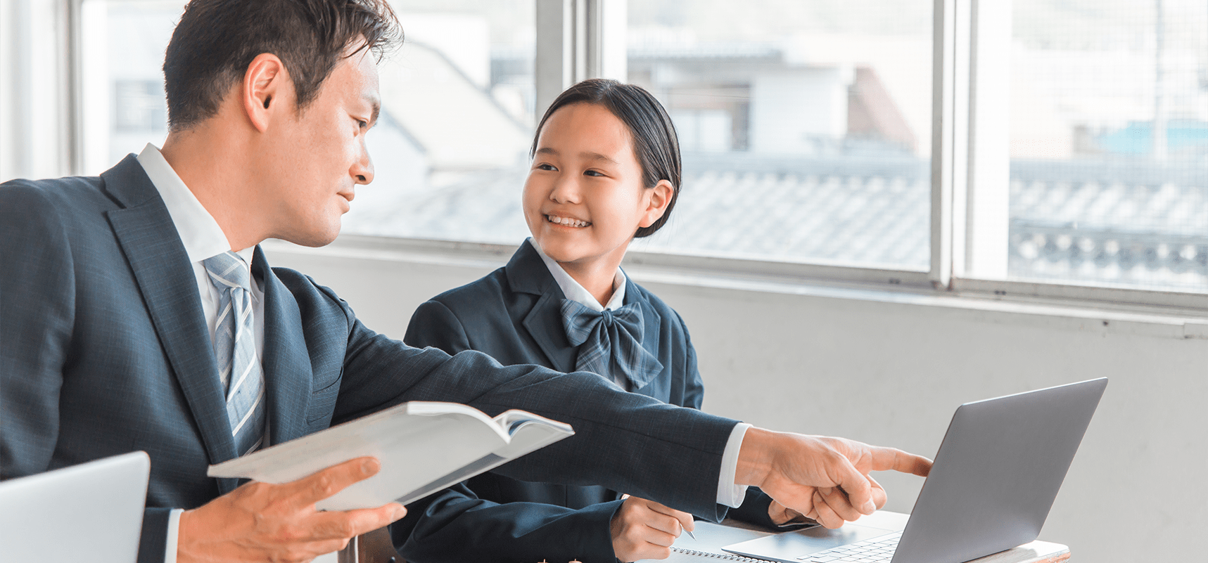 学習定着率が向上する「ラーニングピラミッド」とは？ 辞書を活用した学習法を解説